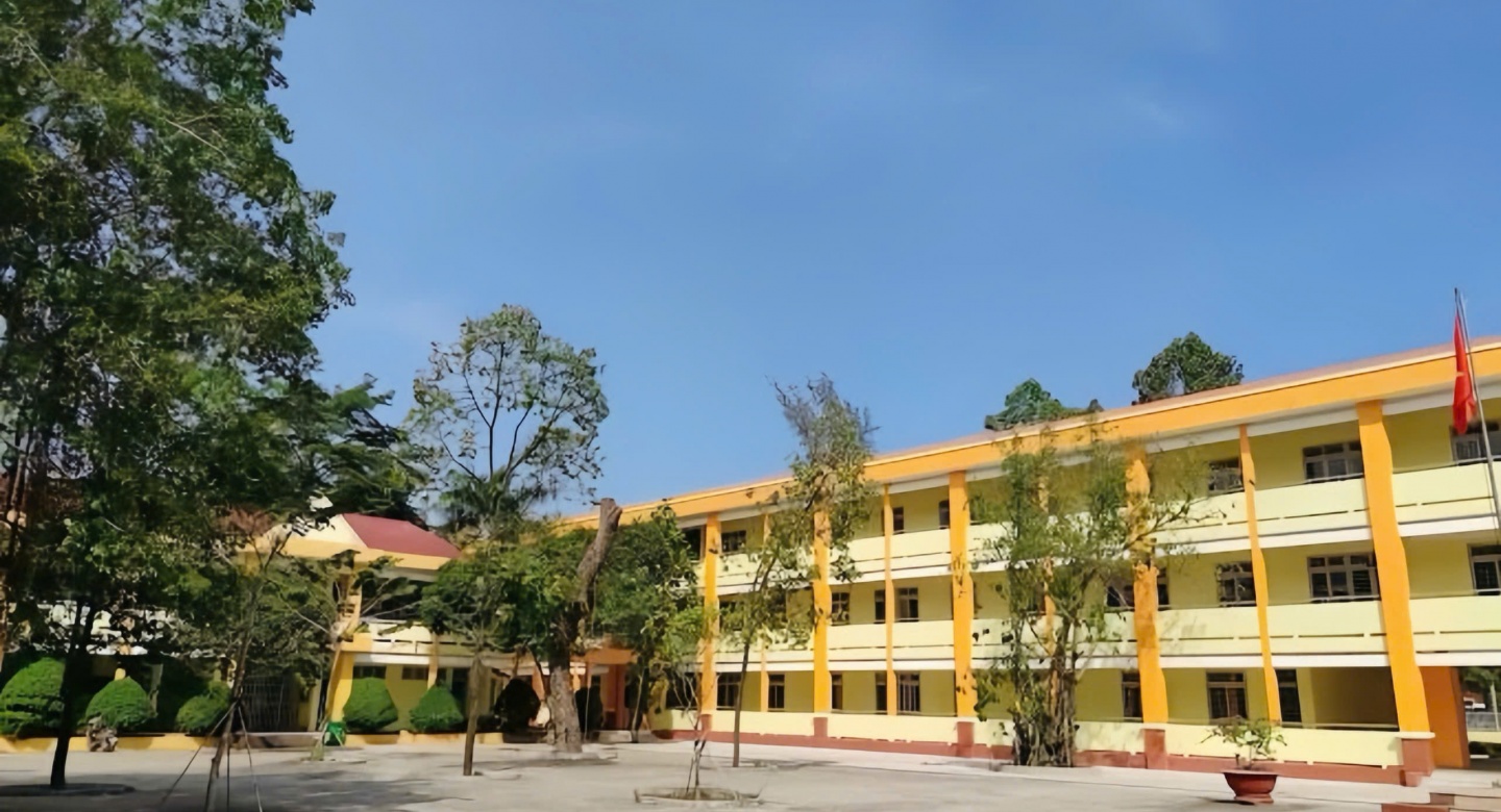 Trường THPT Trung Phú